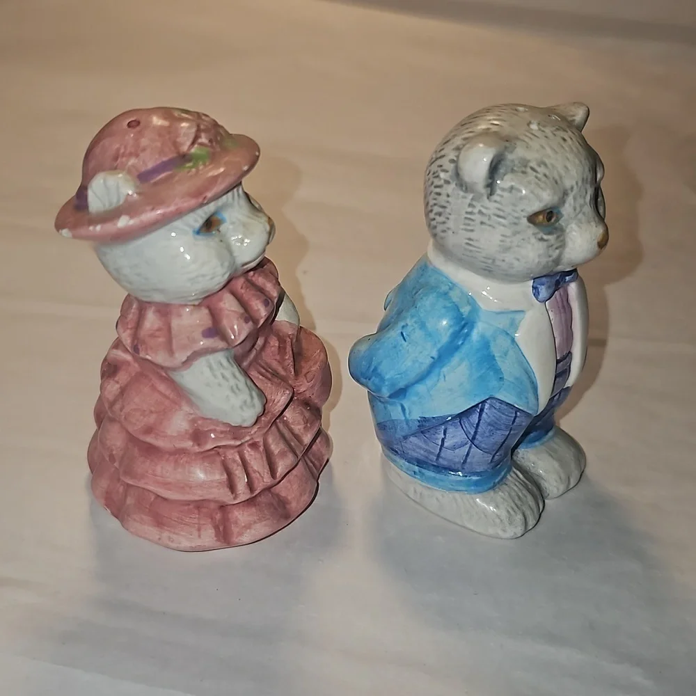 Cat Salt and Pepper Shakers - Picture 2 of 7